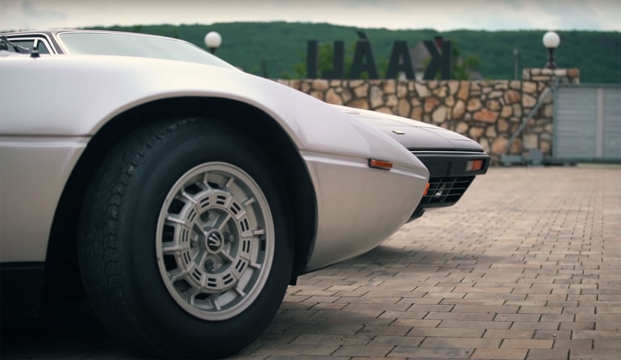 Speedzone: Ez veszélyes! Ferrari Dino vs Maserati Merak